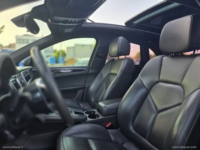 Porsche Macan view 5