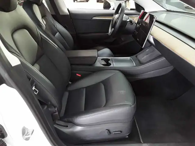 Tesla Model 3 view 8
