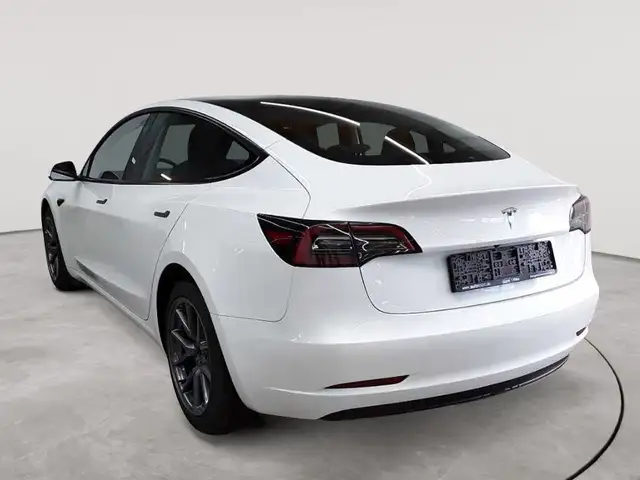 Tesla Model 3 view 5
