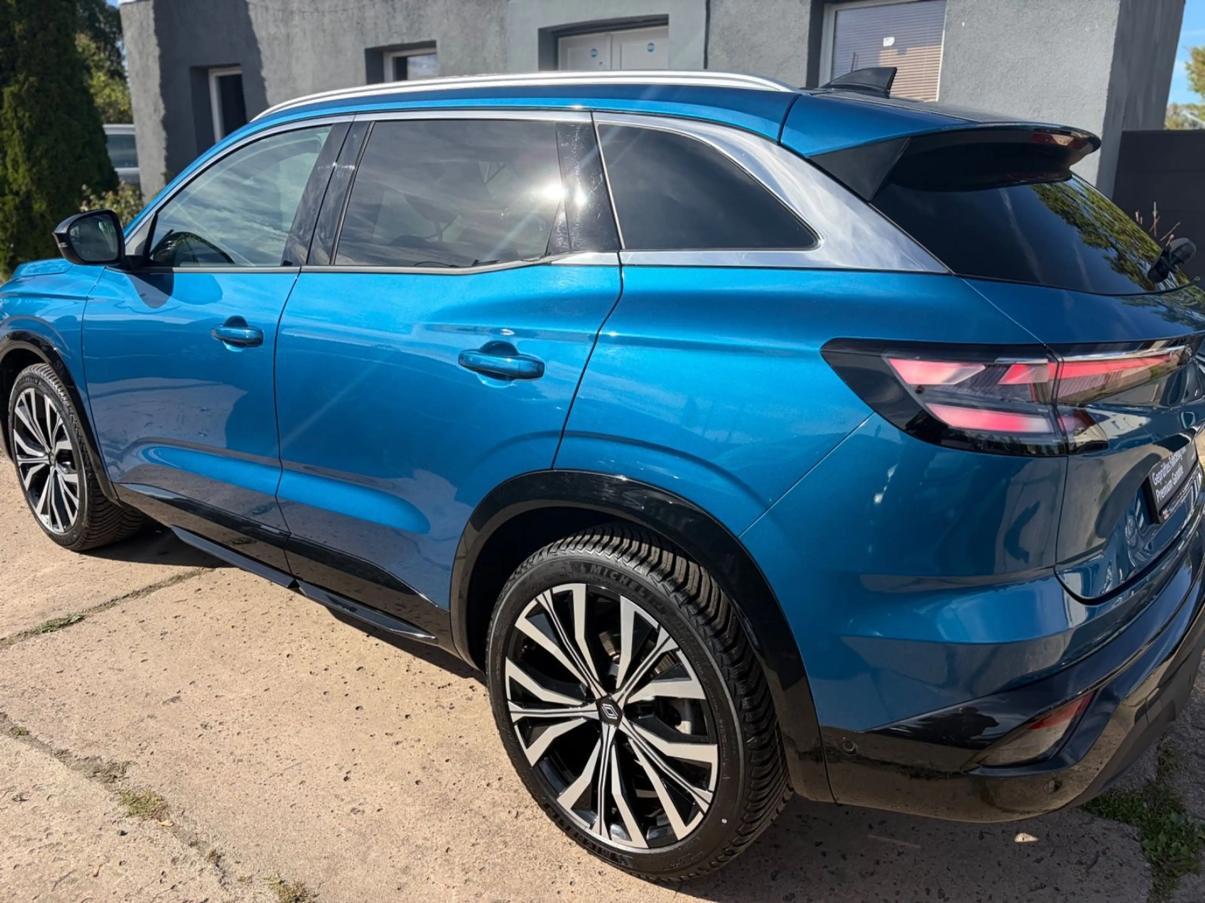 Renault Espace VI Techno E-Tech Hybrid — photo 7