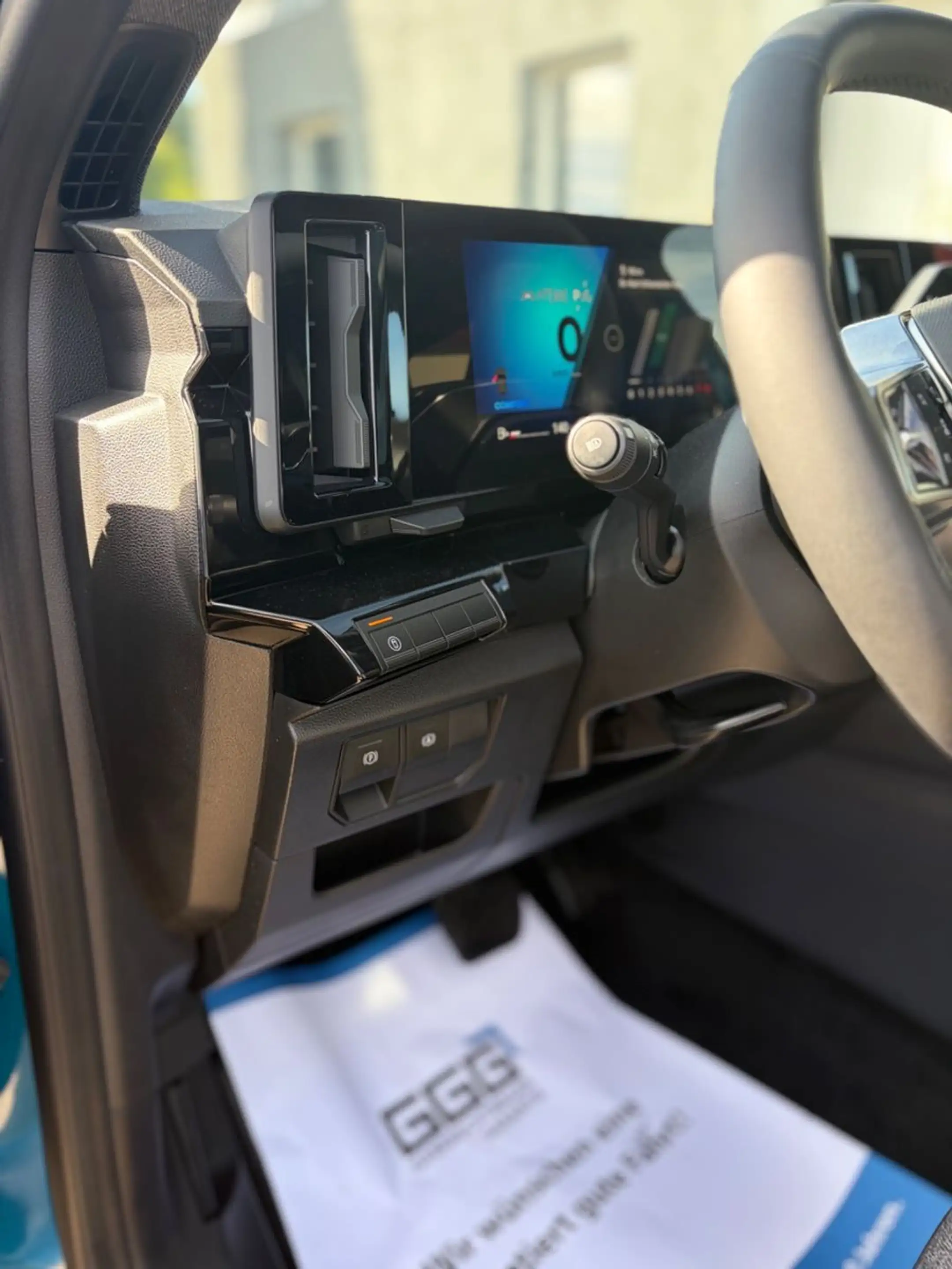 Renault Espace VI Techno E-Tech Hybrid — photo 15