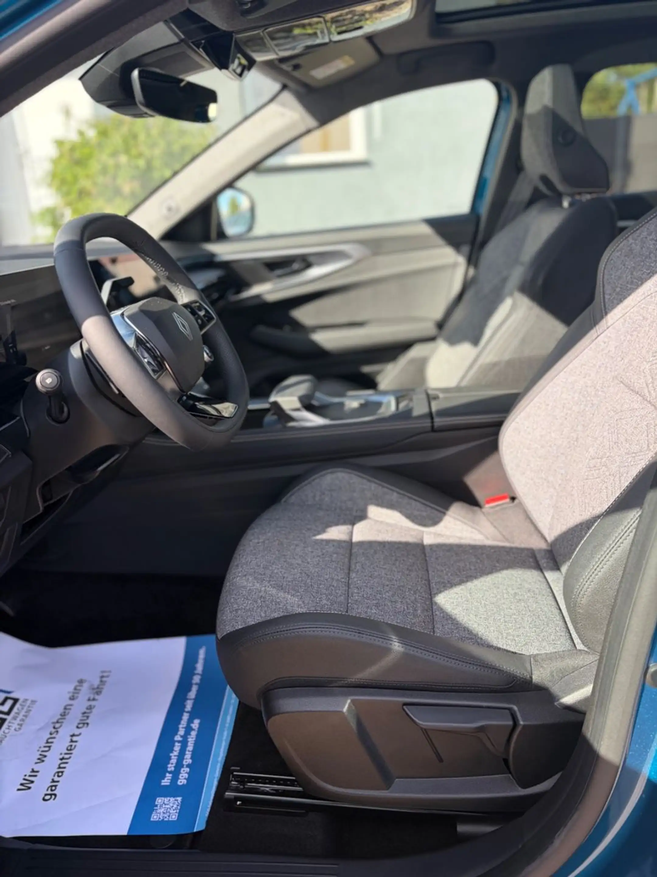 Renault Espace VI Techno E-Tech Hybrid — photo 13