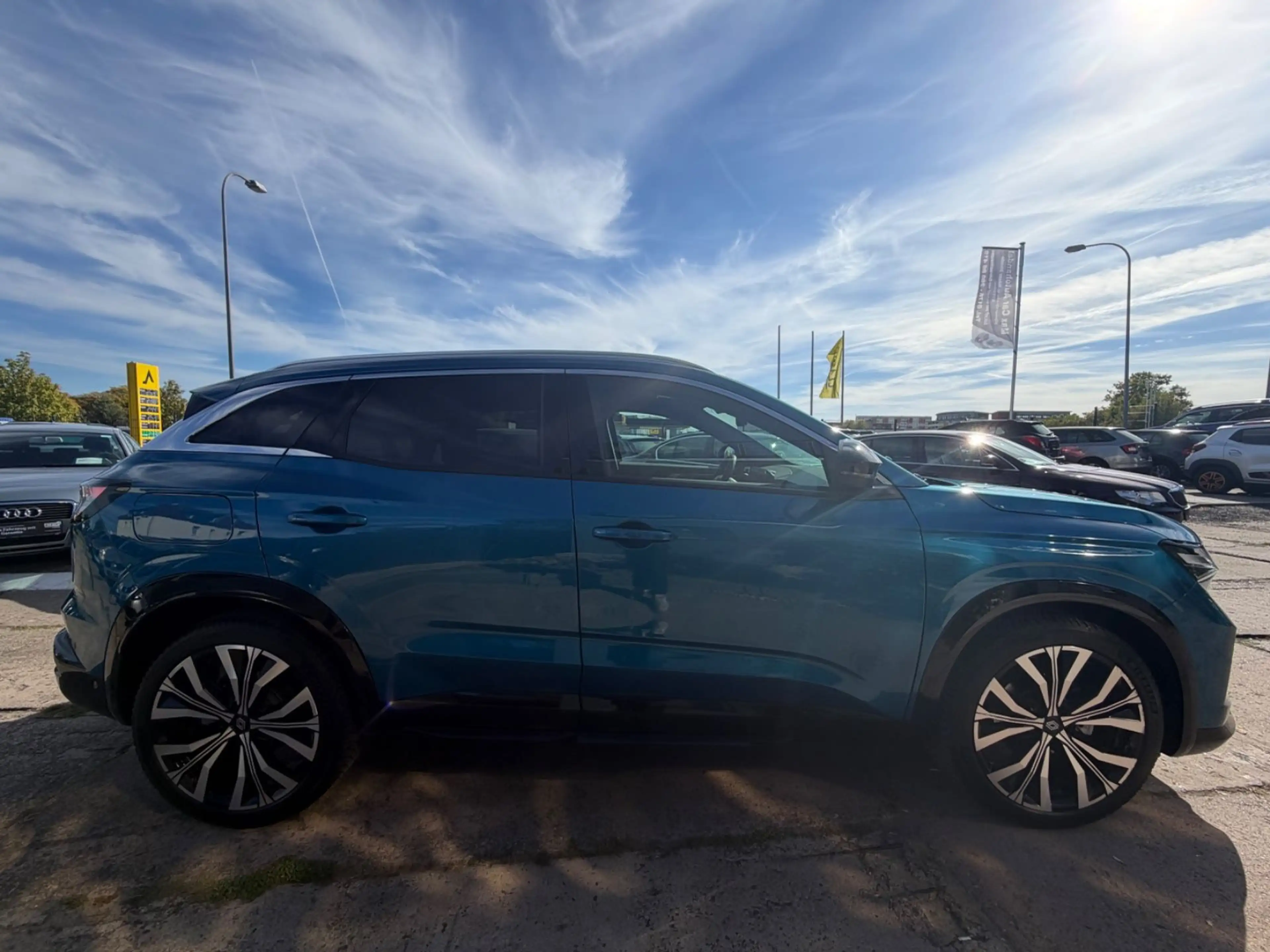 Renault Espace VI Techno E-Tech Hybrid — photo 4