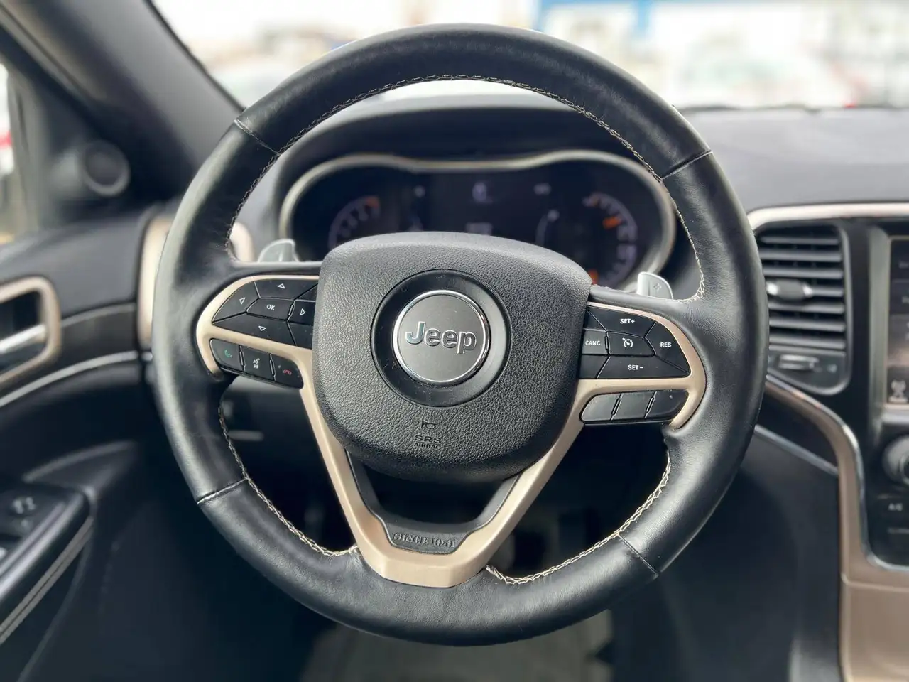 Jeep Grand Cherokee снимка Jeep Grand Cherokee