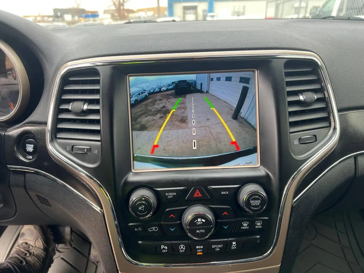 Jeep Grand Cherokee снимка Jeep Grand Cherokee