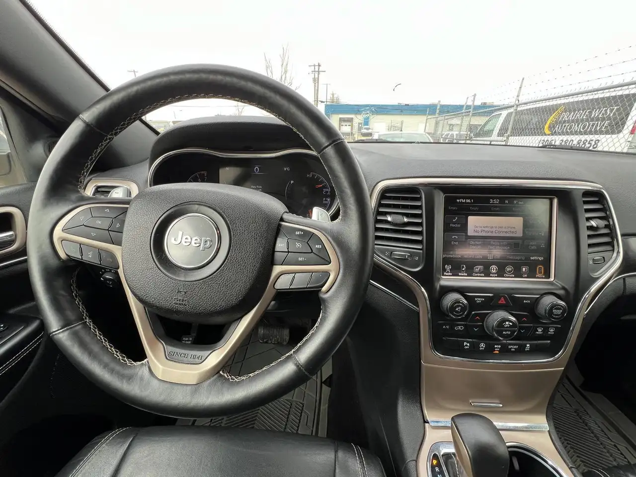 Jeep Grand Cherokee снимка Jeep Grand Cherokee