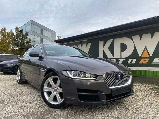 Jaguar XE XE 20t Pure