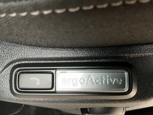 Volkswagen T-Roc view 18