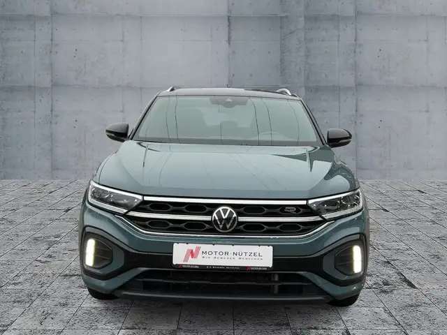 Volkswagen T-Roc view 3