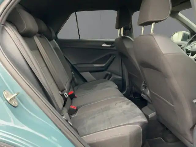 Volkswagen T-Roc view 13