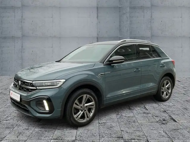 Volkswagen T-Roc view 2