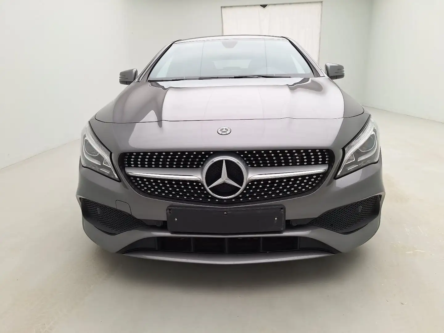 Mercedes-Benz CLA 200 CLA 200 d 4Matic 7G-DCT Urban Gris - 1