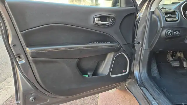 Jeep Compass view 7