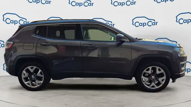 Jeep Compass view 4