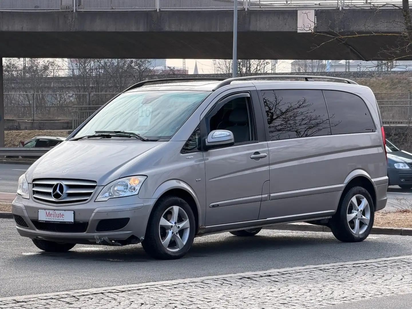 Mercedes-Benz Viano 3.0 V6 Trend Edition Kompakt*2t AHK* Silber - 1