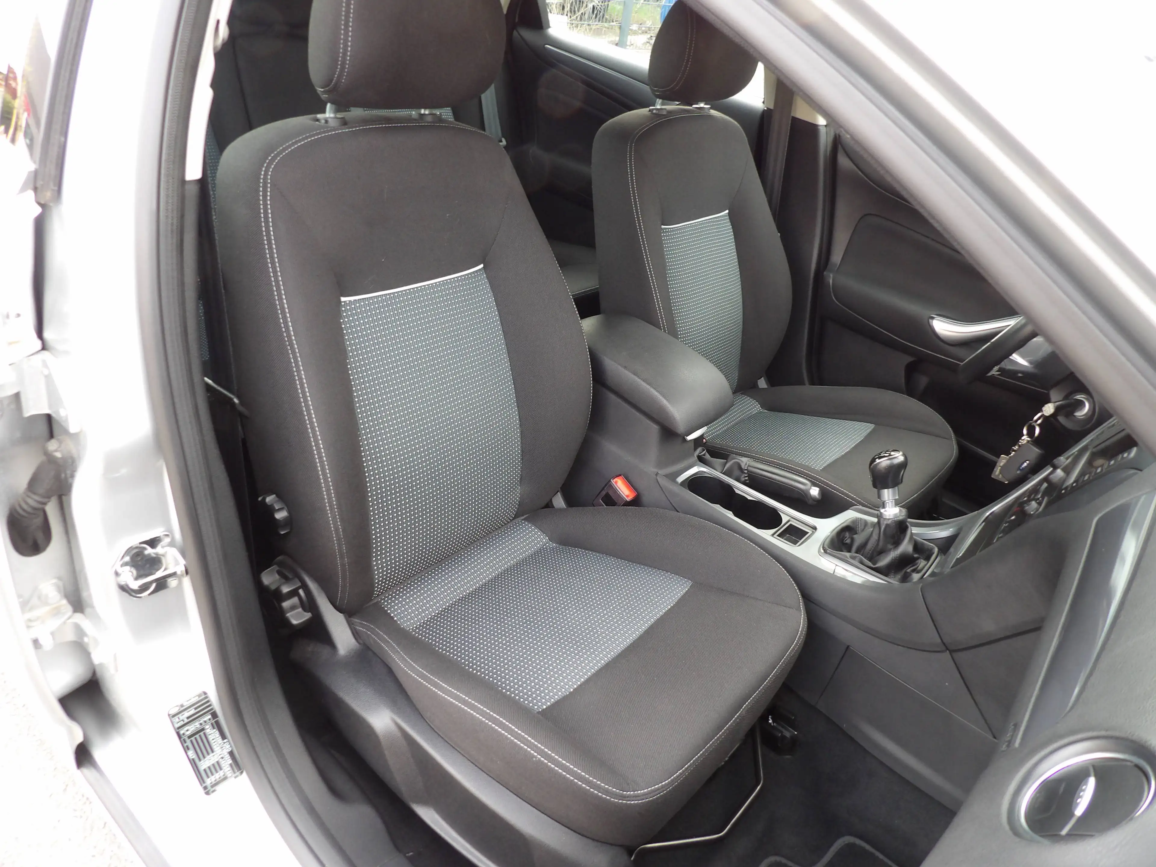 Ford Mondeo Mondeo 1.6 Turbo ECOboost — photo 12