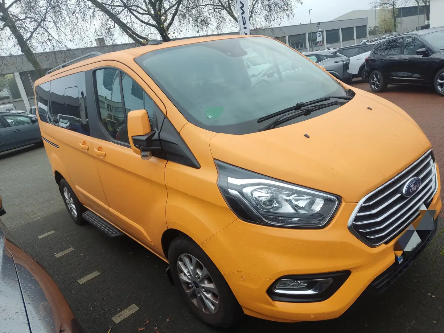 Ford Tourneo Custom Tourneo Custom Plug-in Hybrid L1H1 PHEV Titanium Orange - 1