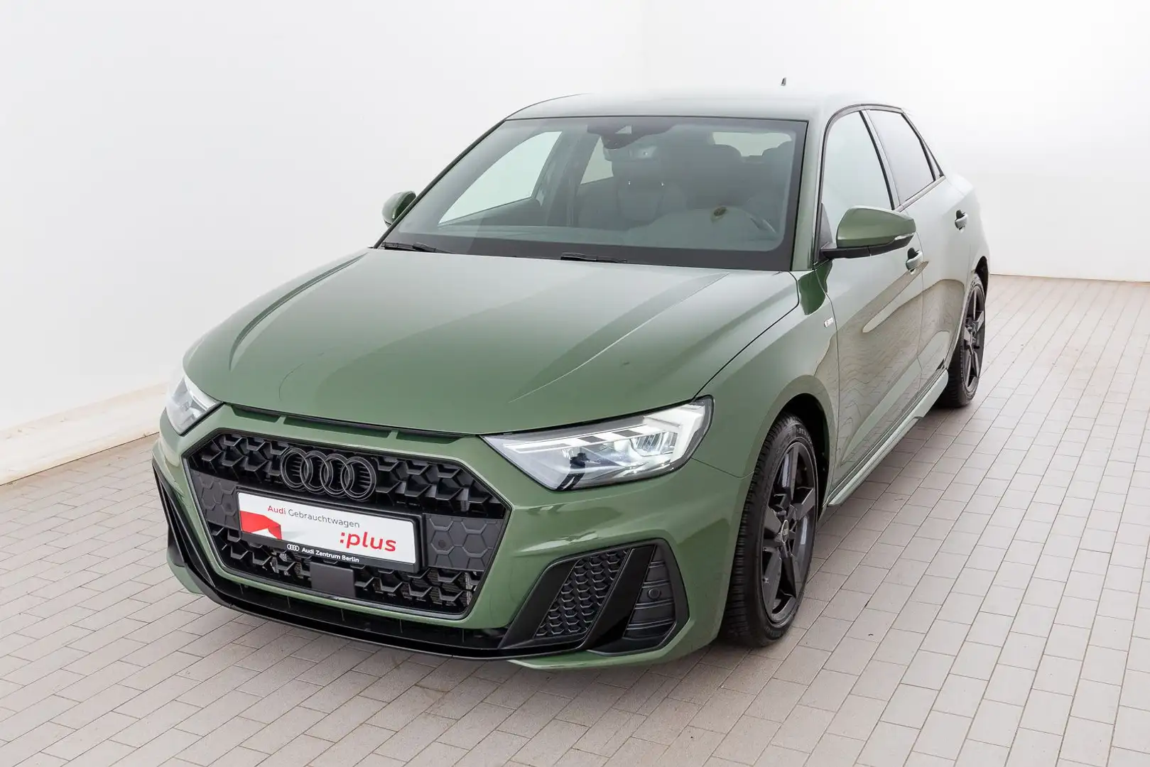 Audi A1 S line 35 TFSI S tr. LED RFK PDC Grün - 2
