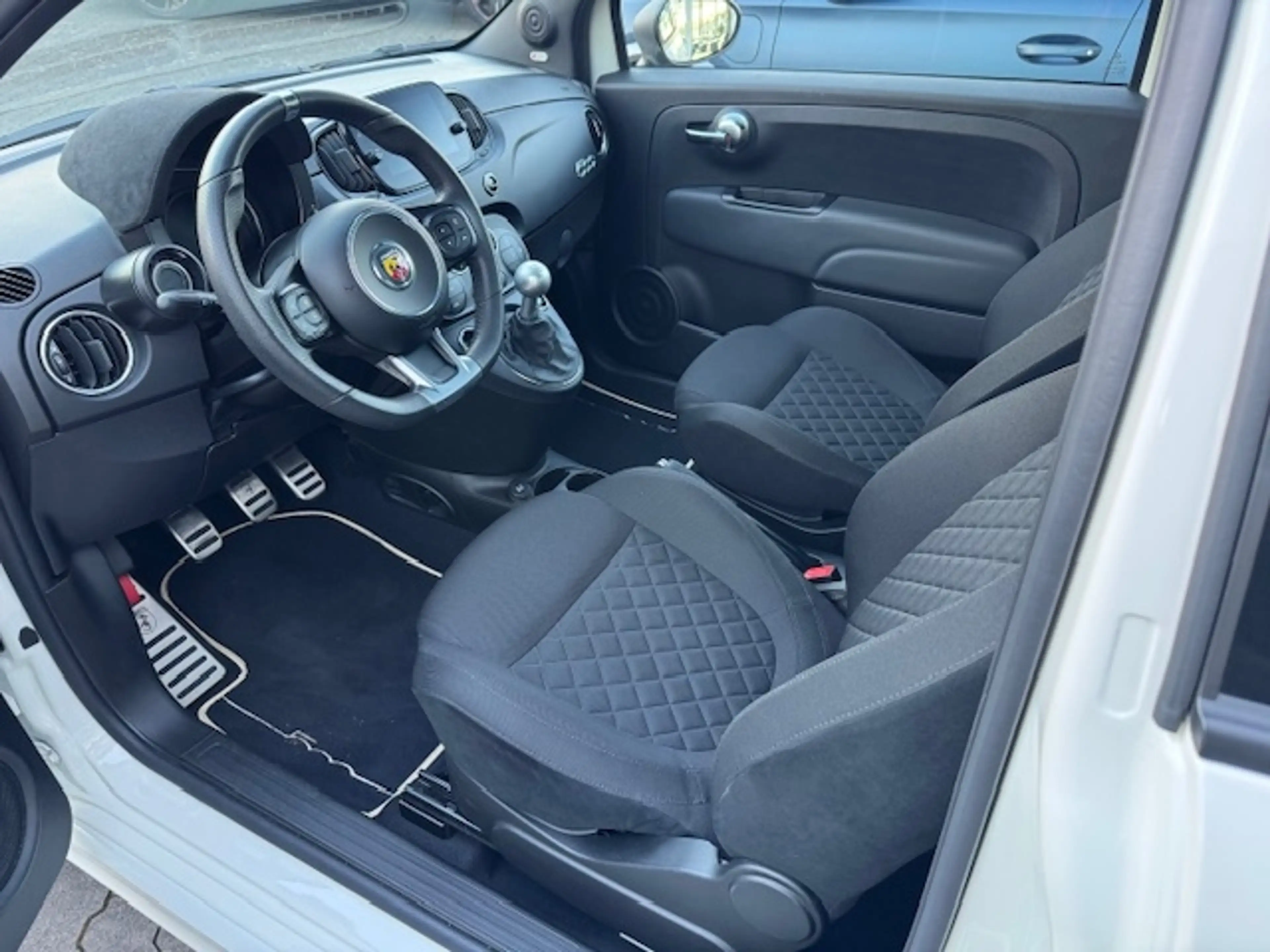 Abarth 695 1.4 T-Jet BEATS NAVI ALU — photo 8