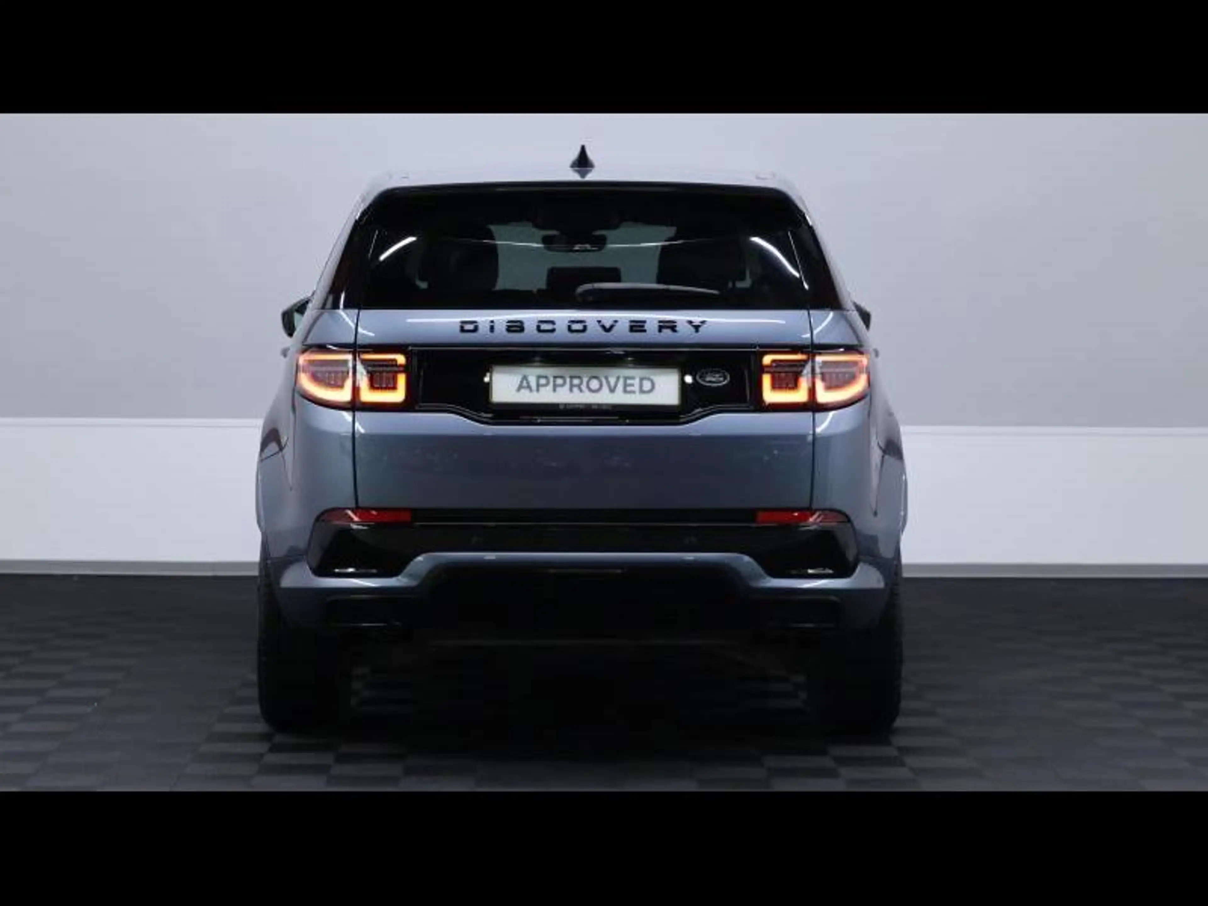Land Rover Discovery Sport P250 R-Dynamic HSE Auto — photo 6