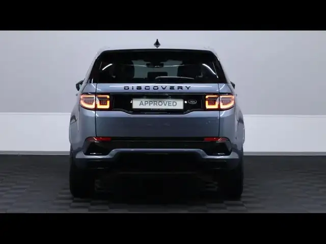 Land Rover Discovery Sport view 6