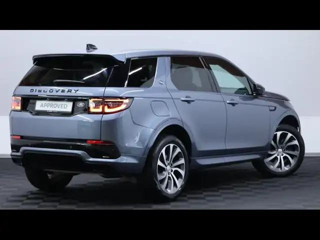 Land Rover Discovery Sport view 5