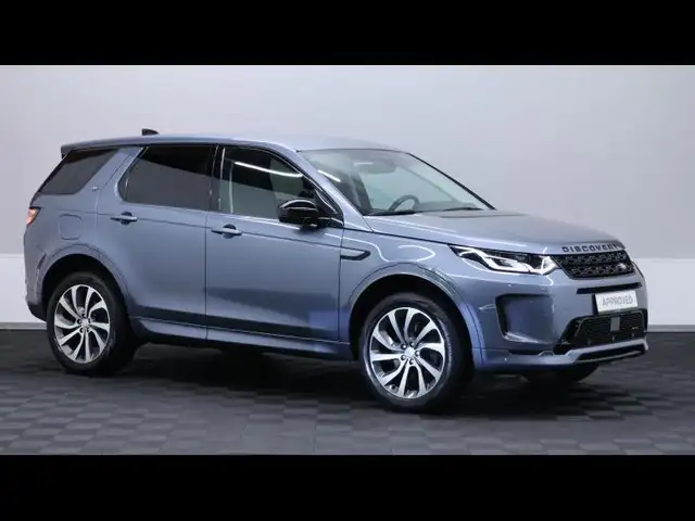 Land Rover Discovery Sport view 3