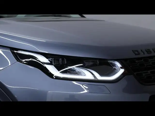 Land Rover Discovery Sport view 9