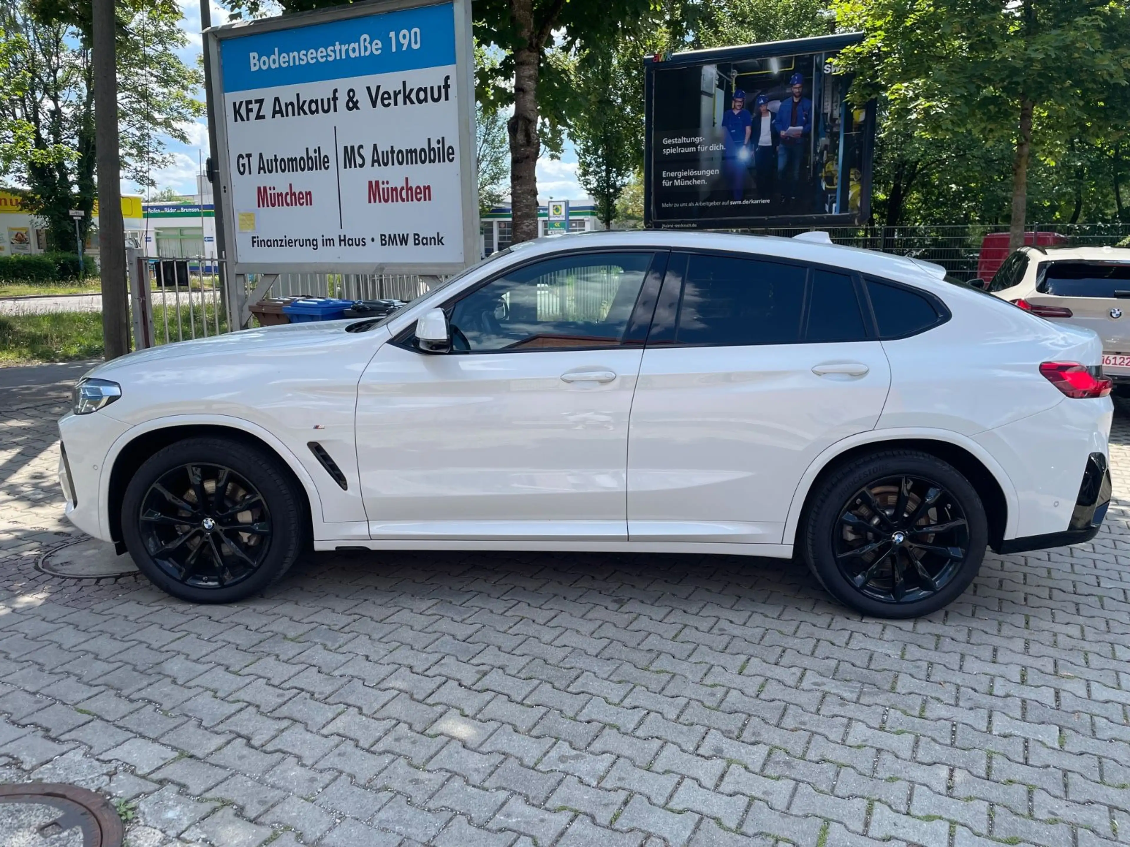 BMW X4 30d M-Sport*Laser*Panorama*Keyless*HuD* 360° — photo 2