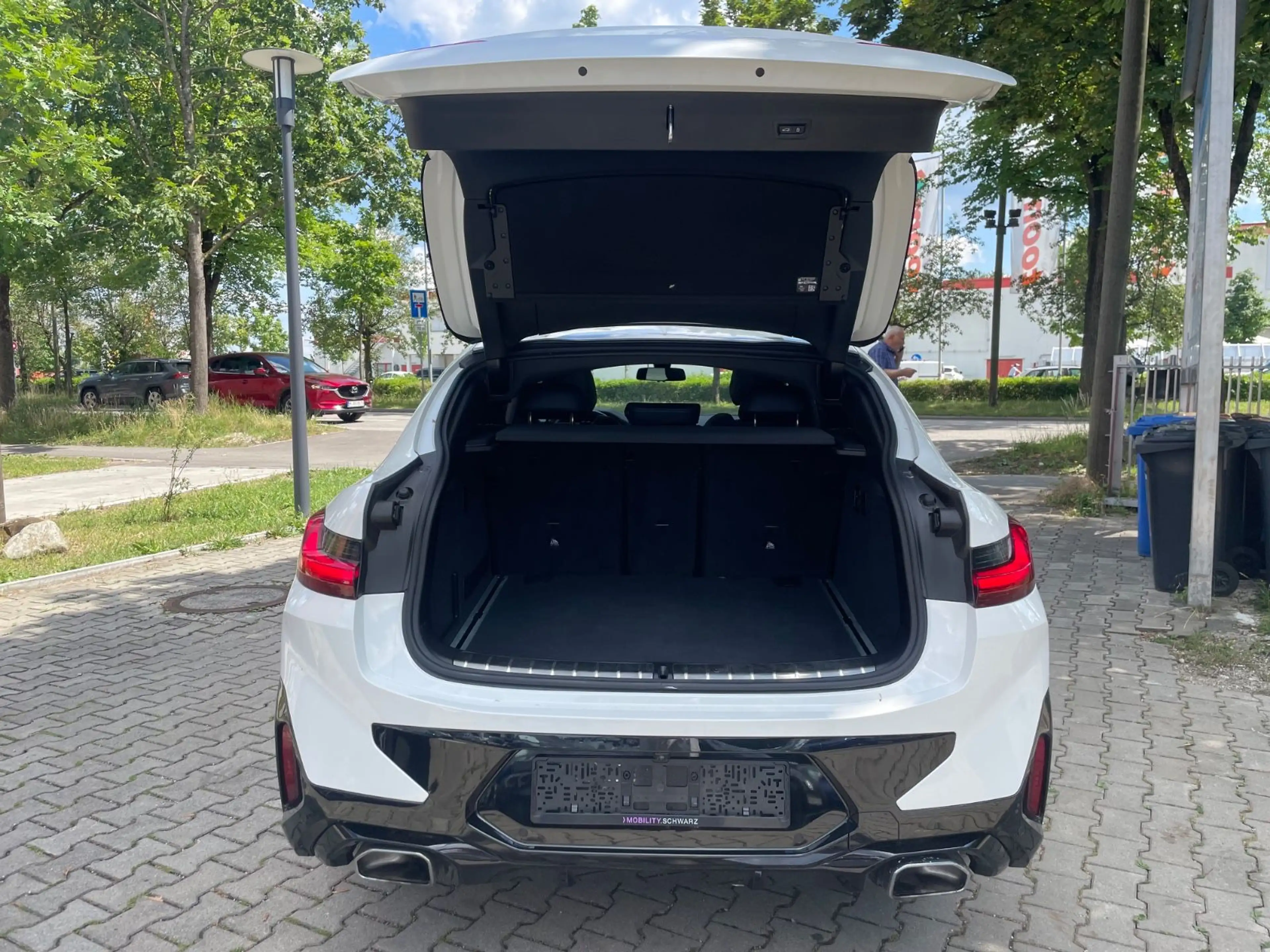BMW X4 30d M-Sport*Laser*Panorama*Keyless*HuD* 360° — photo 9
