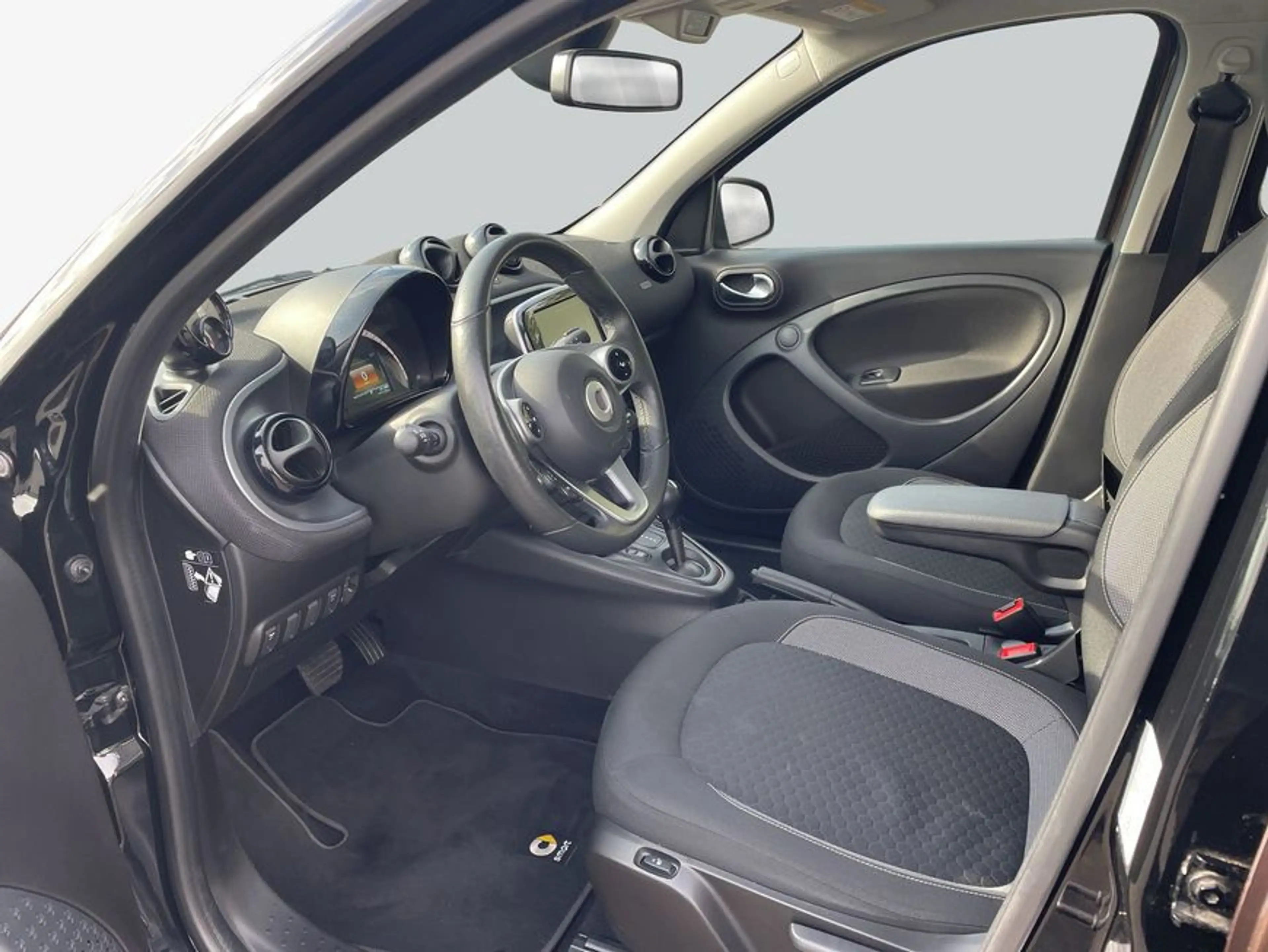 smart forFour forfour EQ passion 22KW Bordlader — photo 10