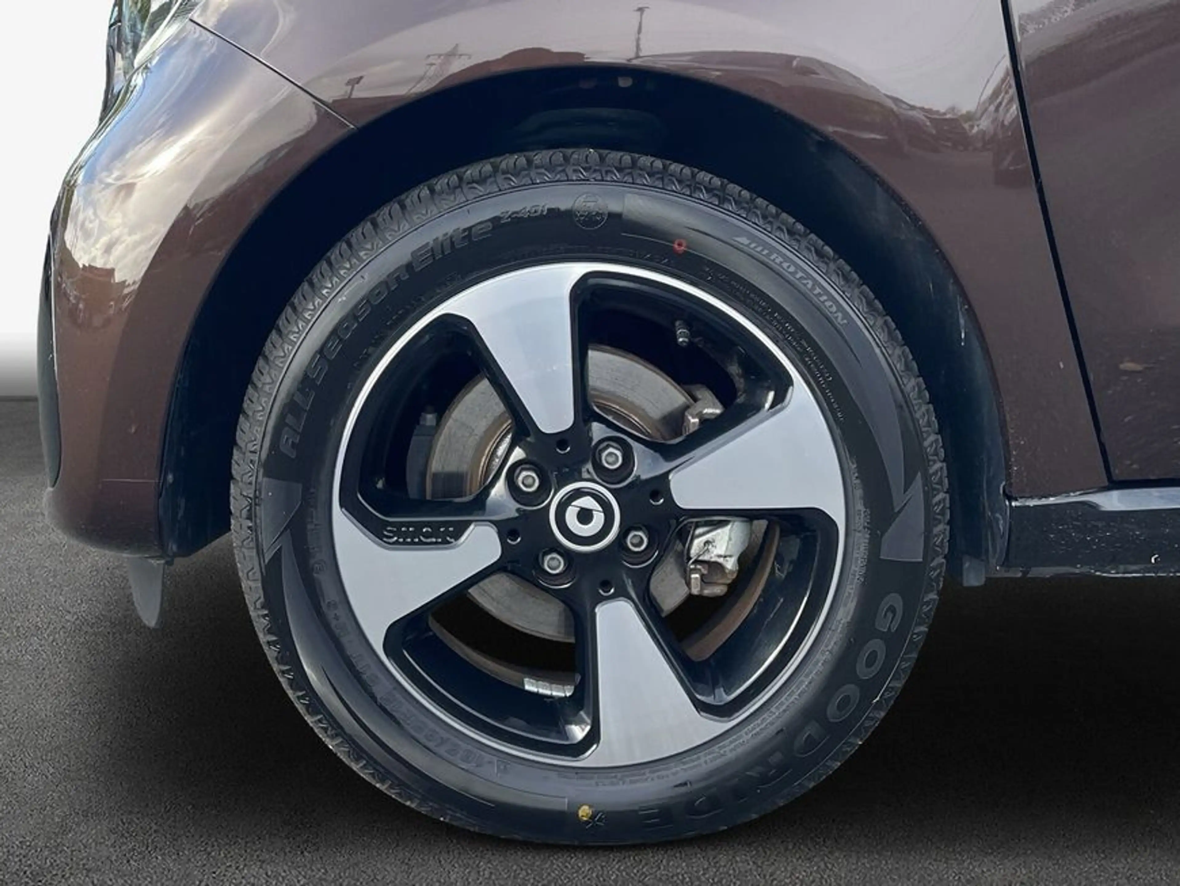 smart forFour forfour EQ passion 22KW Bordlader — photo 8