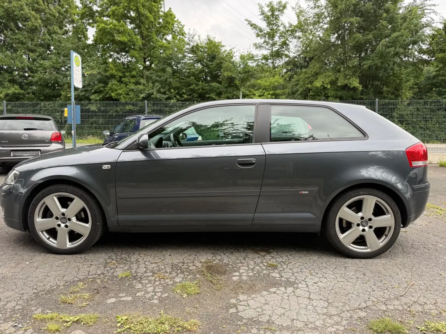 Audi A3 2.0 TFSI S line Sportpaket plus Grau - 2