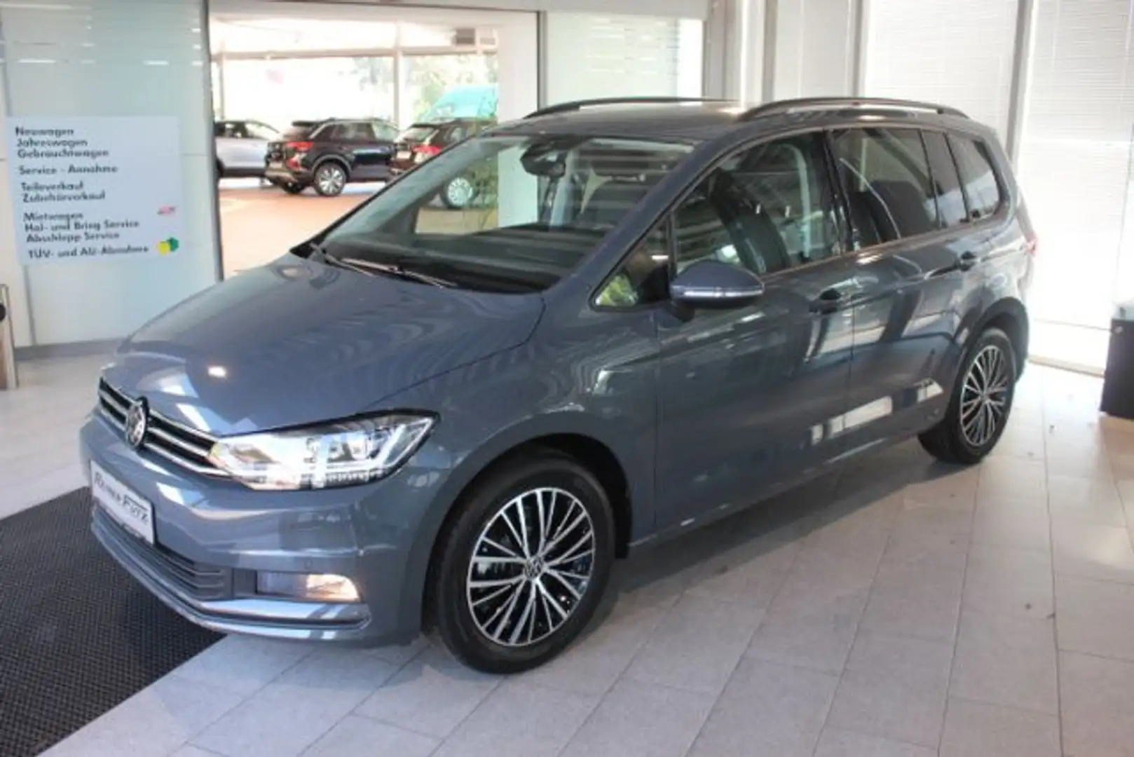 Volkswagen Touran 1.5 TSI DSG Comfortline AHK, RFK, R2D, Grijs - 2