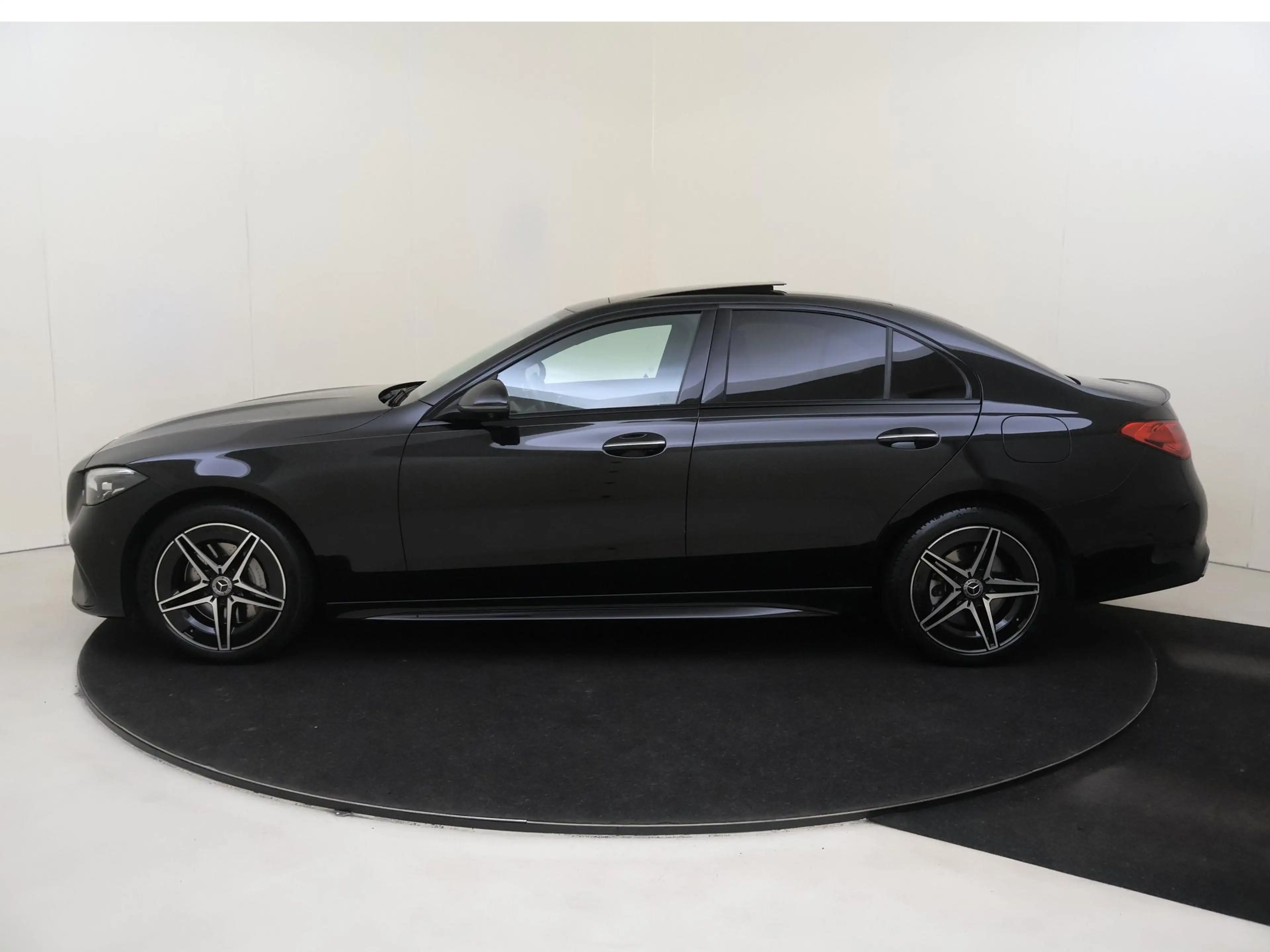 Mercedes-Benz C 300 e AMG Line Limited /Panoramadak /Memory /HUD /360 — photo 8