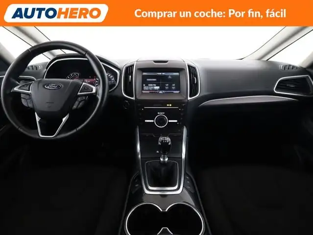Ford S-Max view 13