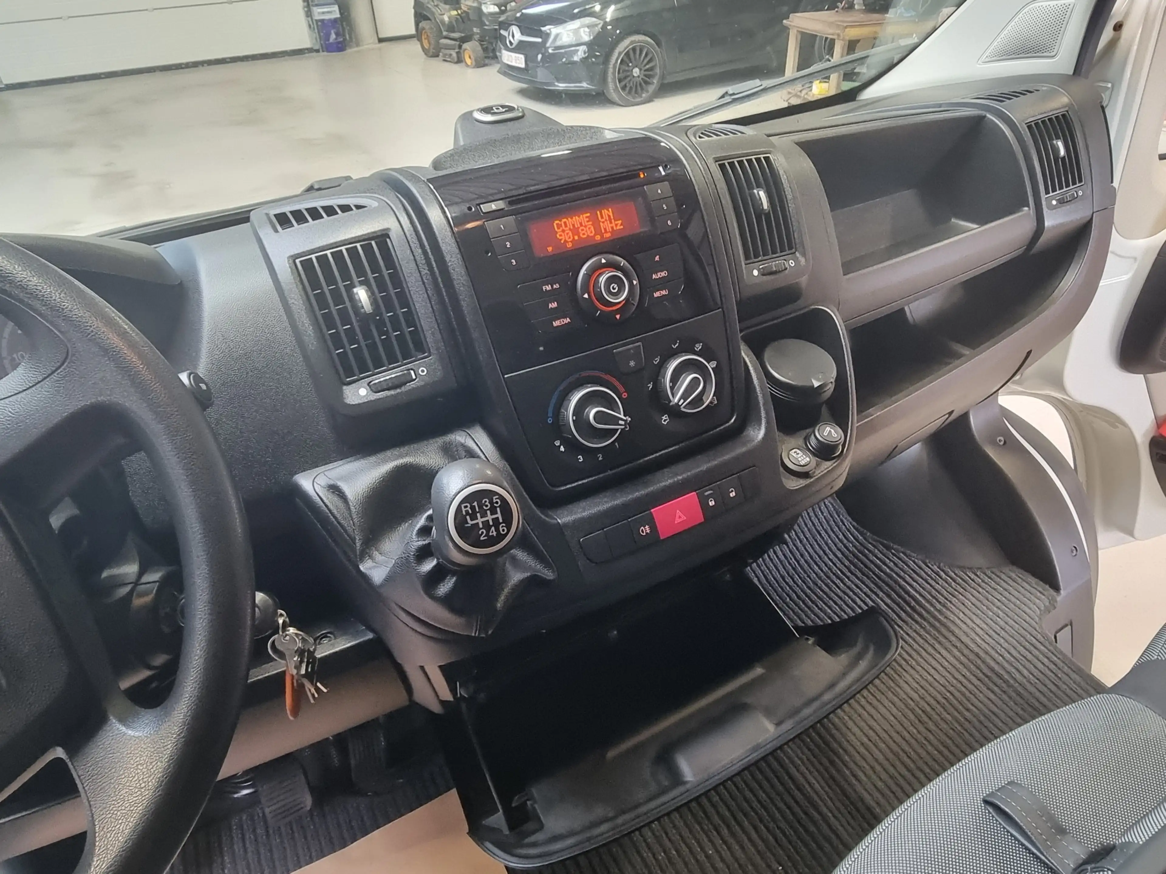 Fiat Ducato 2.3 Multijet MAXI 150CH ** EN TVA  ** (EU5) * FOURGON ELEVATEUR ELEC — photo 6