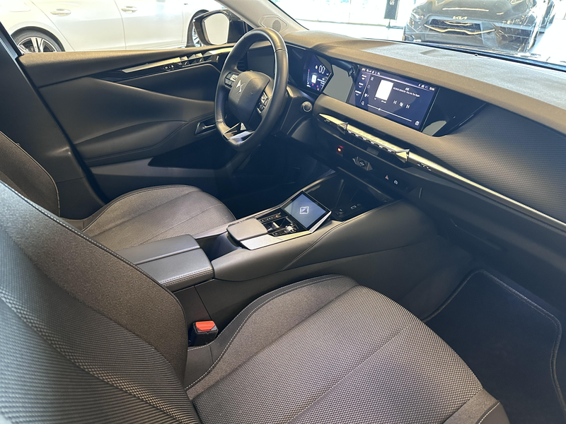 DS Automobiles DS 4 1.2 BENZINE 130 EAT 8 — photo 2