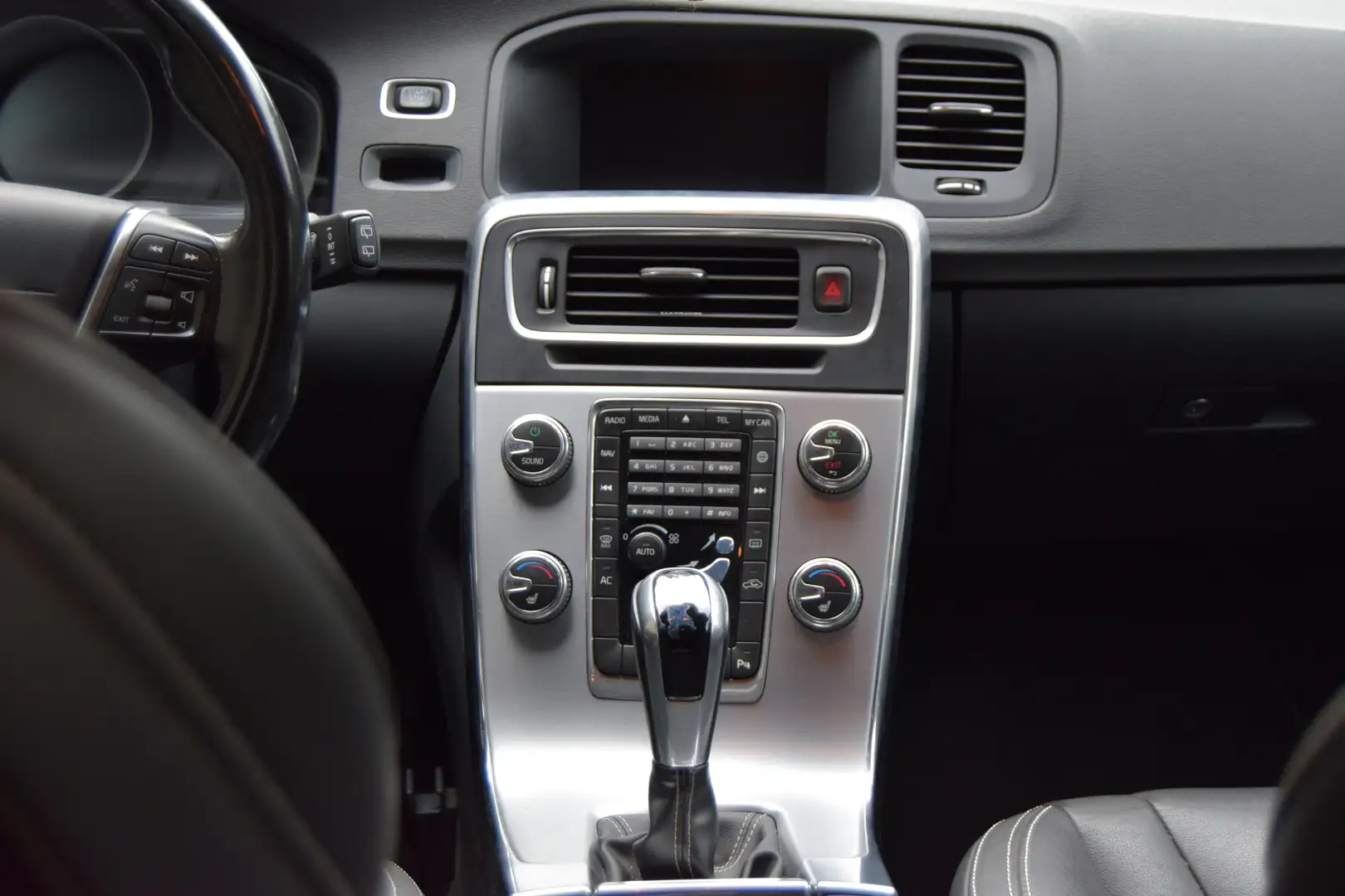 Volvo V60 V60 D4 R-Design Momentum 190 R-Design Momentum Blanco - 2