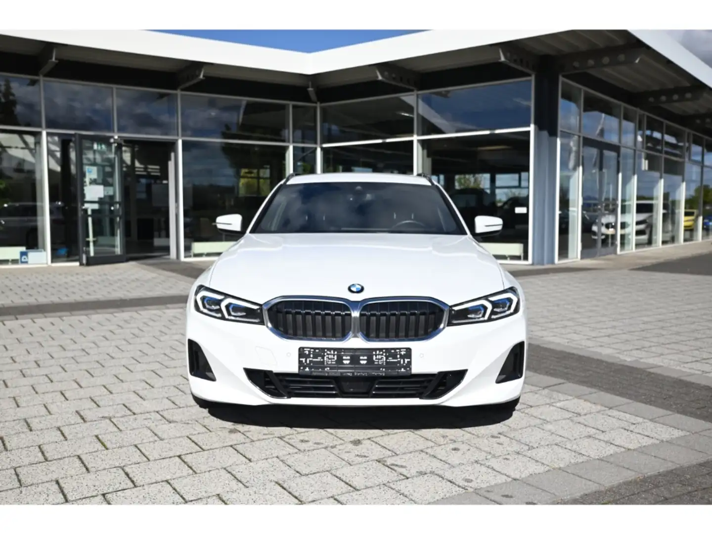 BMW 318 d Touring HUD AHK Navi LED ACC Shz Apple CP Blanc - 2