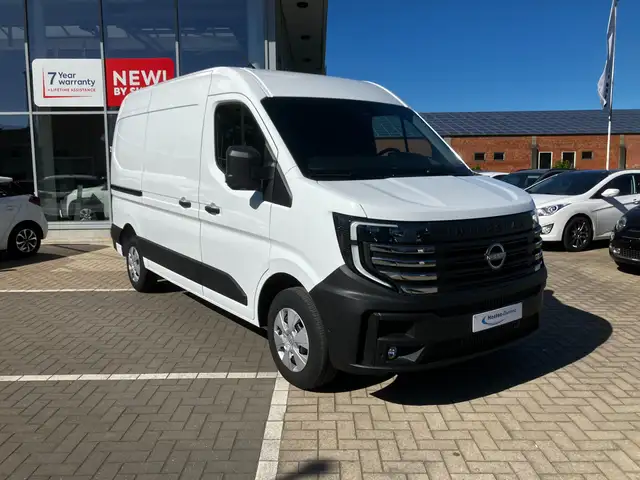 Nissan Interstar 2.0 dCi 35 L2H2 Connecta 150 pk