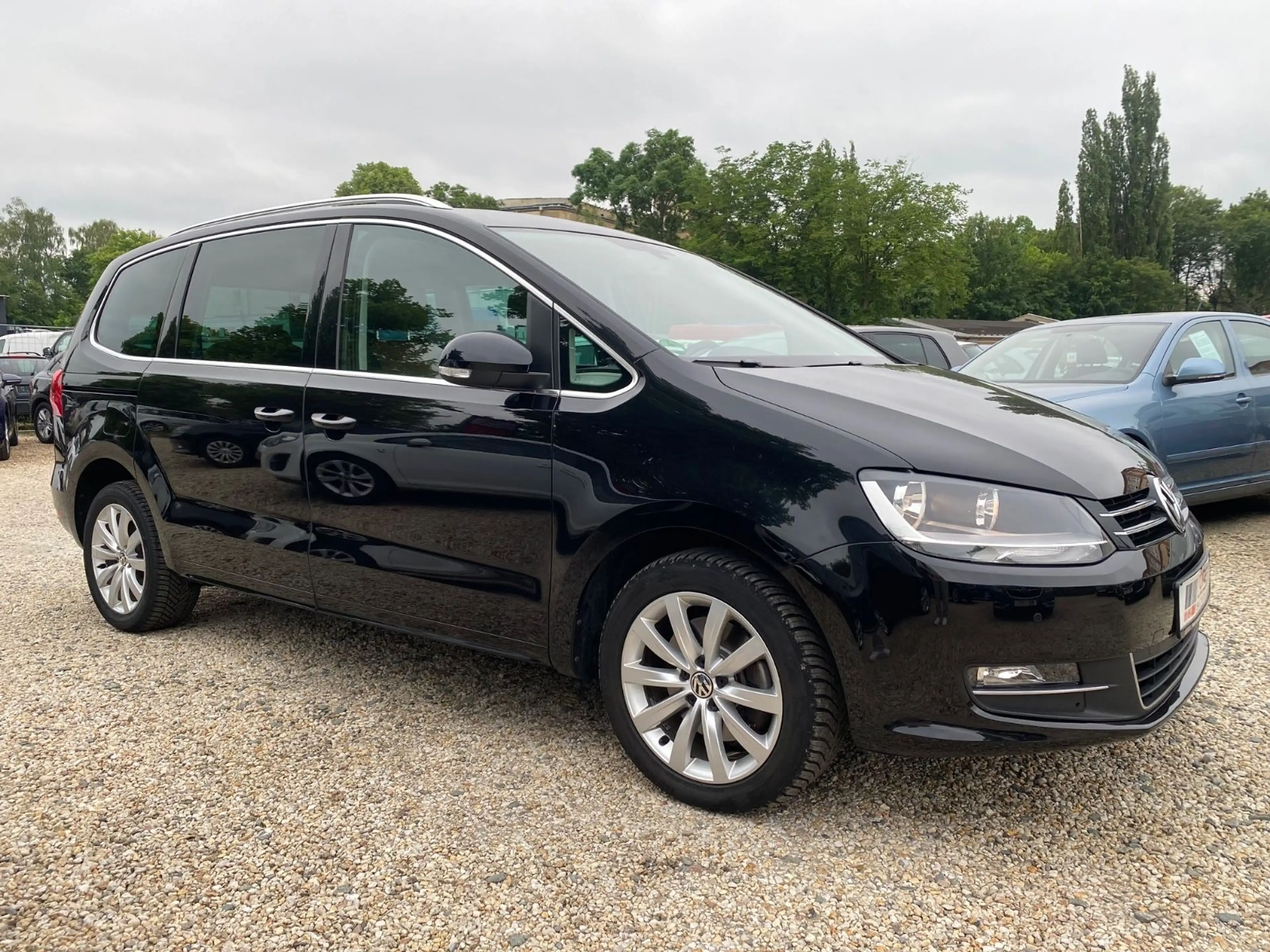 Volkswagen Sharan 2.0 TDI DSG BlueMotion Tech Highline — photo 8