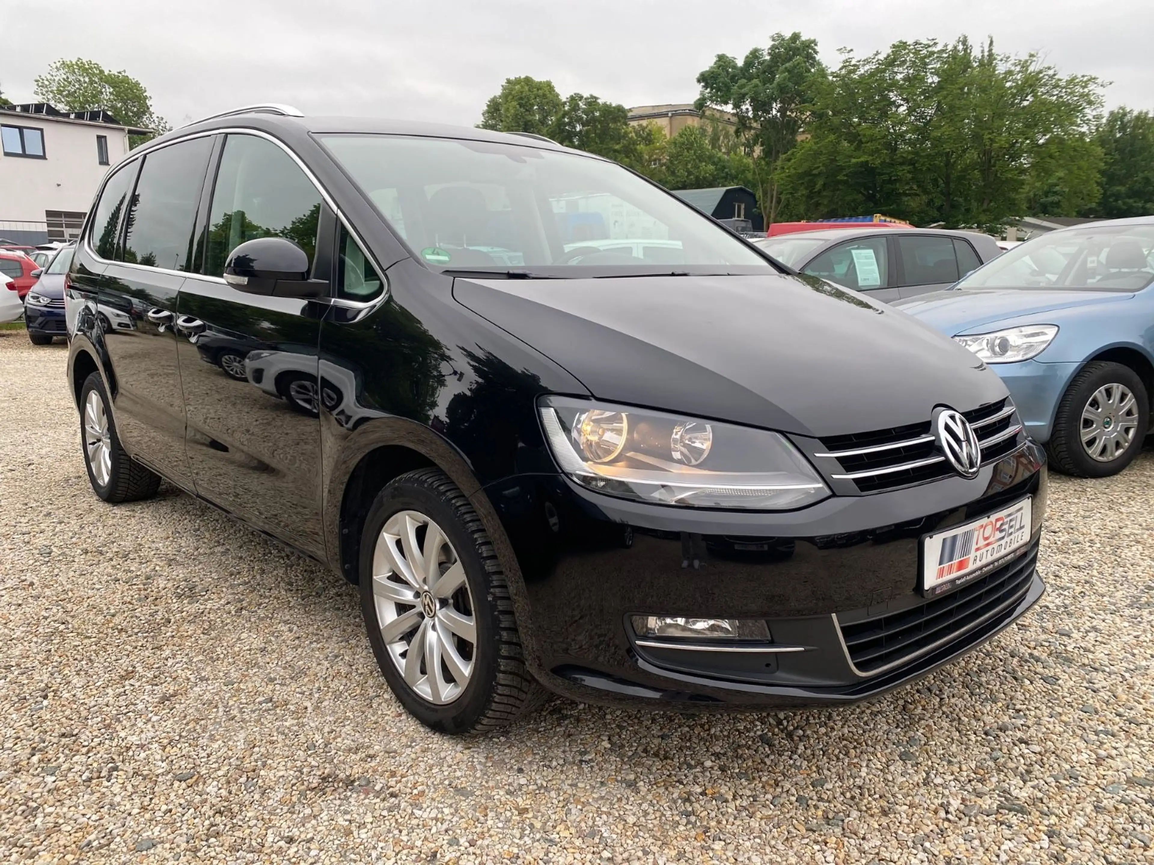 Volkswagen Sharan 2.0 TDI DSG BlueMotion Tech Highline — photo 9