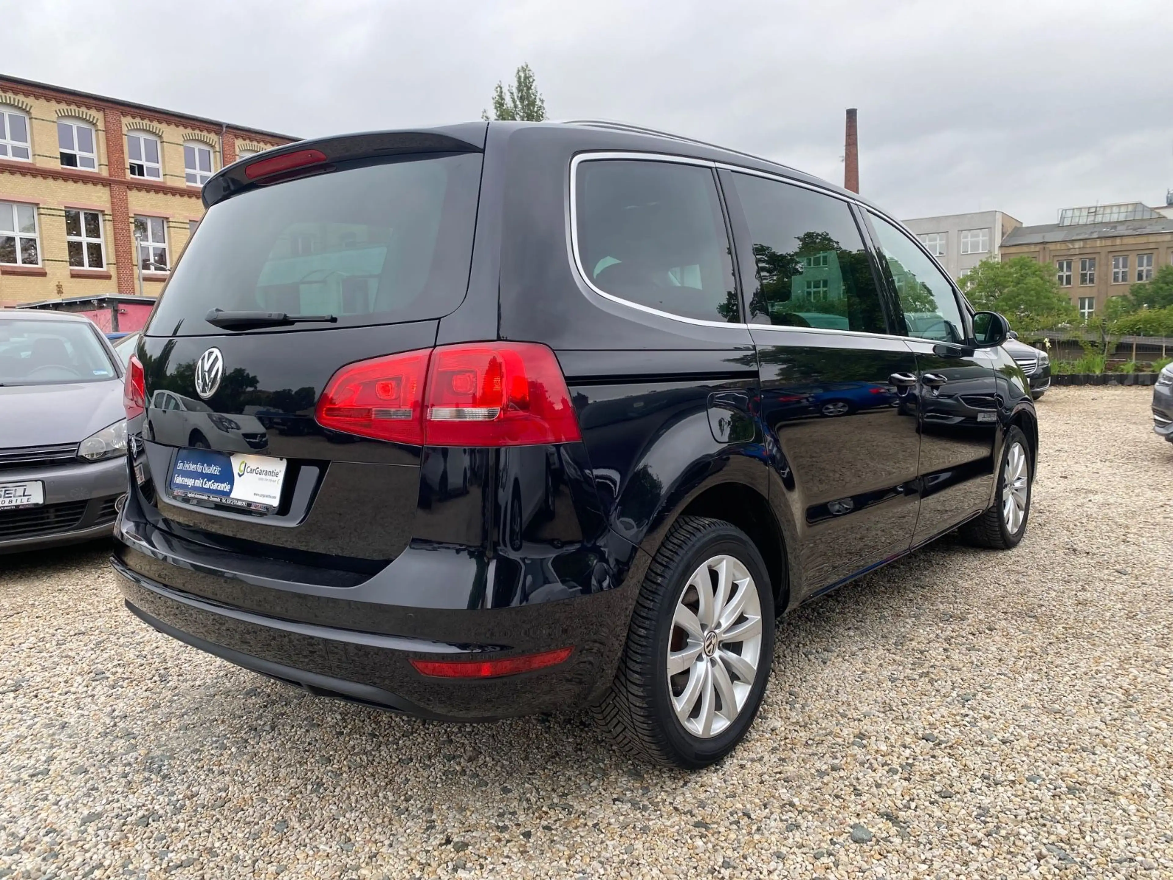 Volkswagen Sharan 2.0 TDI DSG BlueMotion Tech Highline — photo 7