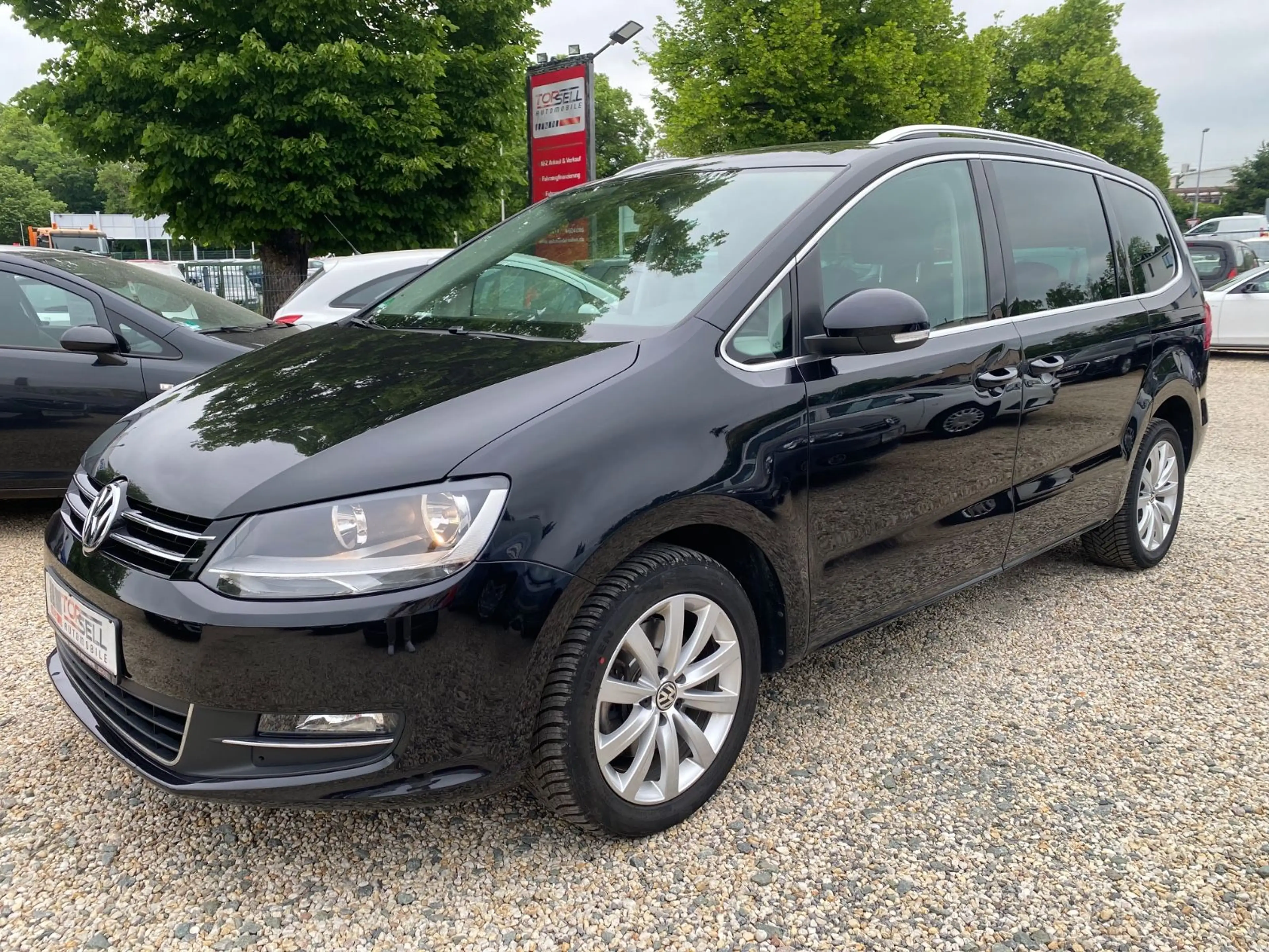 Volkswagen Sharan 2.0 TDI DSG BlueMotion Tech Highline — photo 4