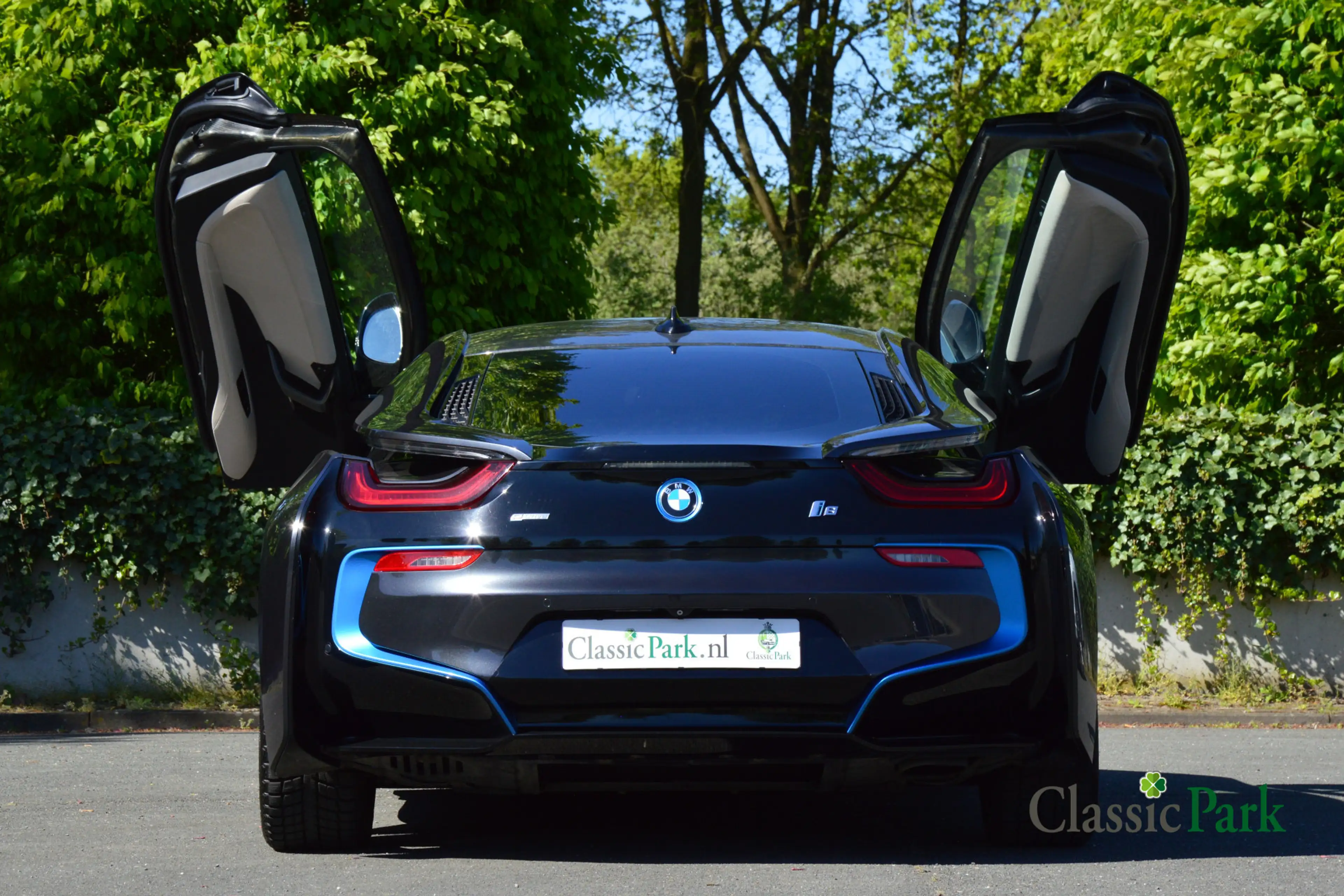 BMW i8 — photo 10