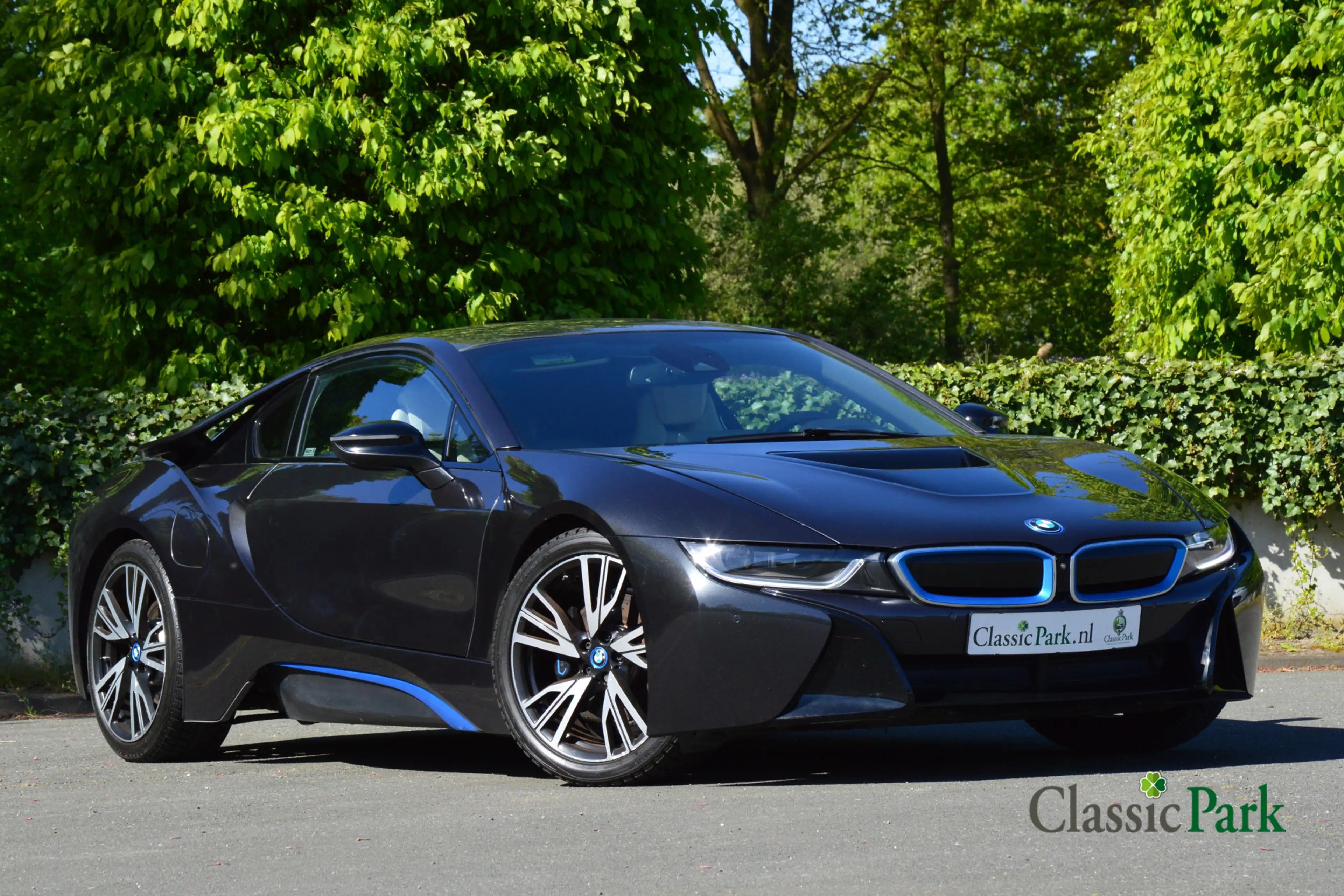 BMW i8 — photo 7