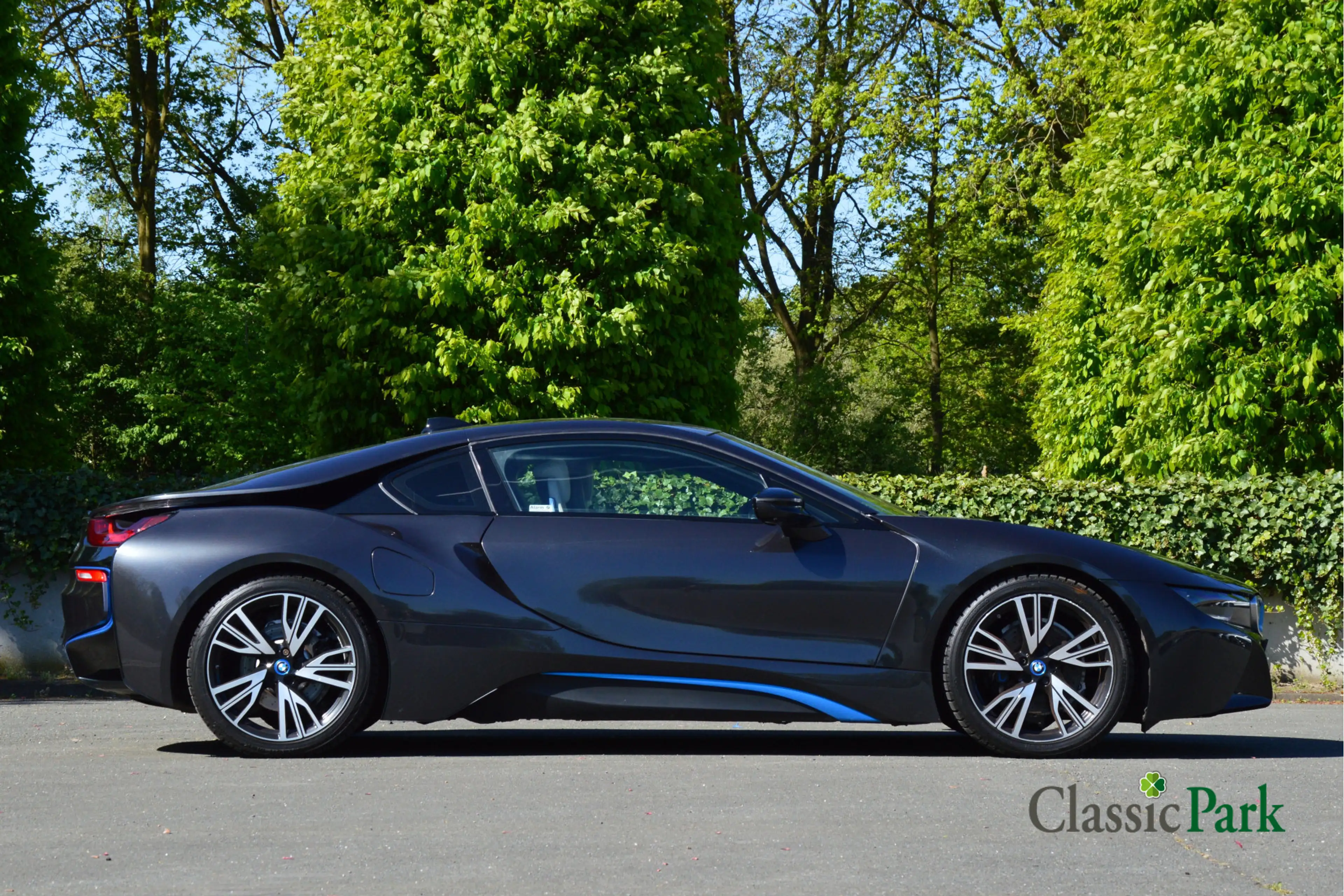 BMW i8 — photo 6