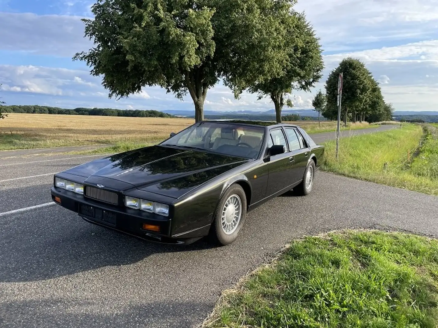 Aston Martin Lagonda Black - 2
