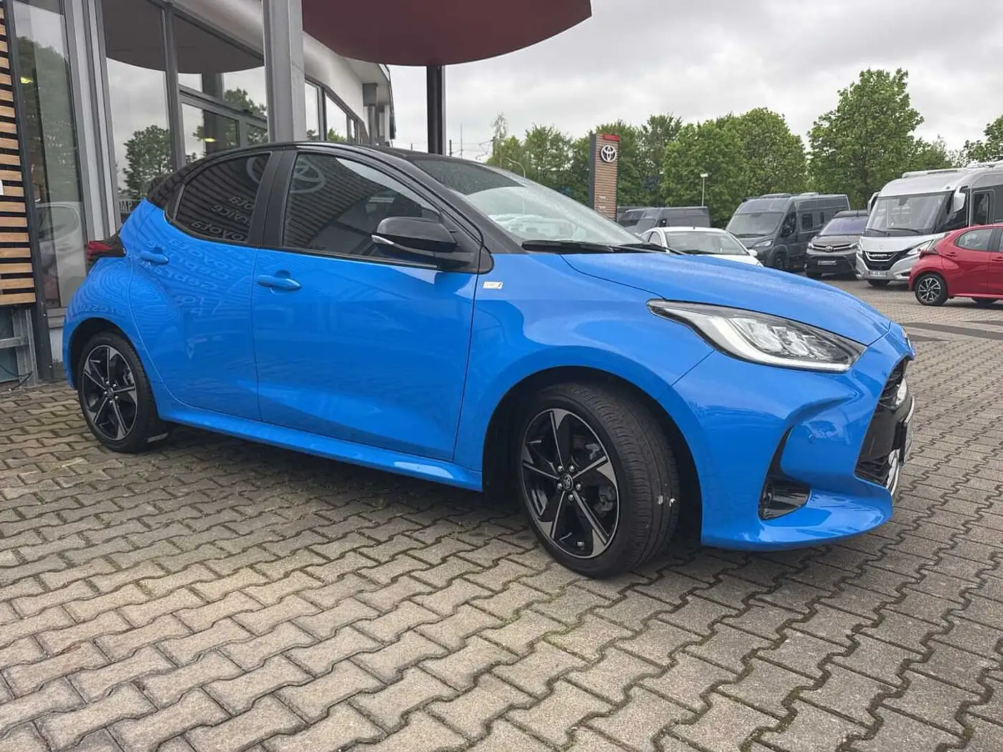Toyota Yaris Hybrid 5-Türer 130 1.5 VVT-i Premiere Edition 130P Blau - 2